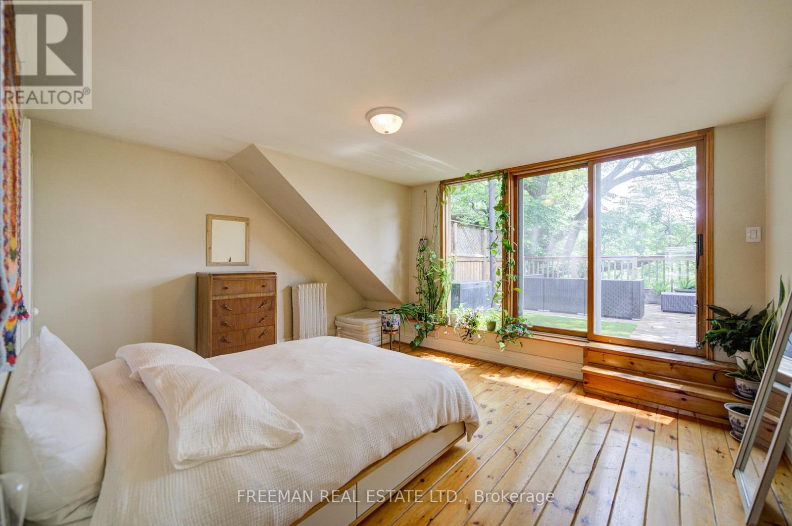 63 SUSSEX AVENUE - 29