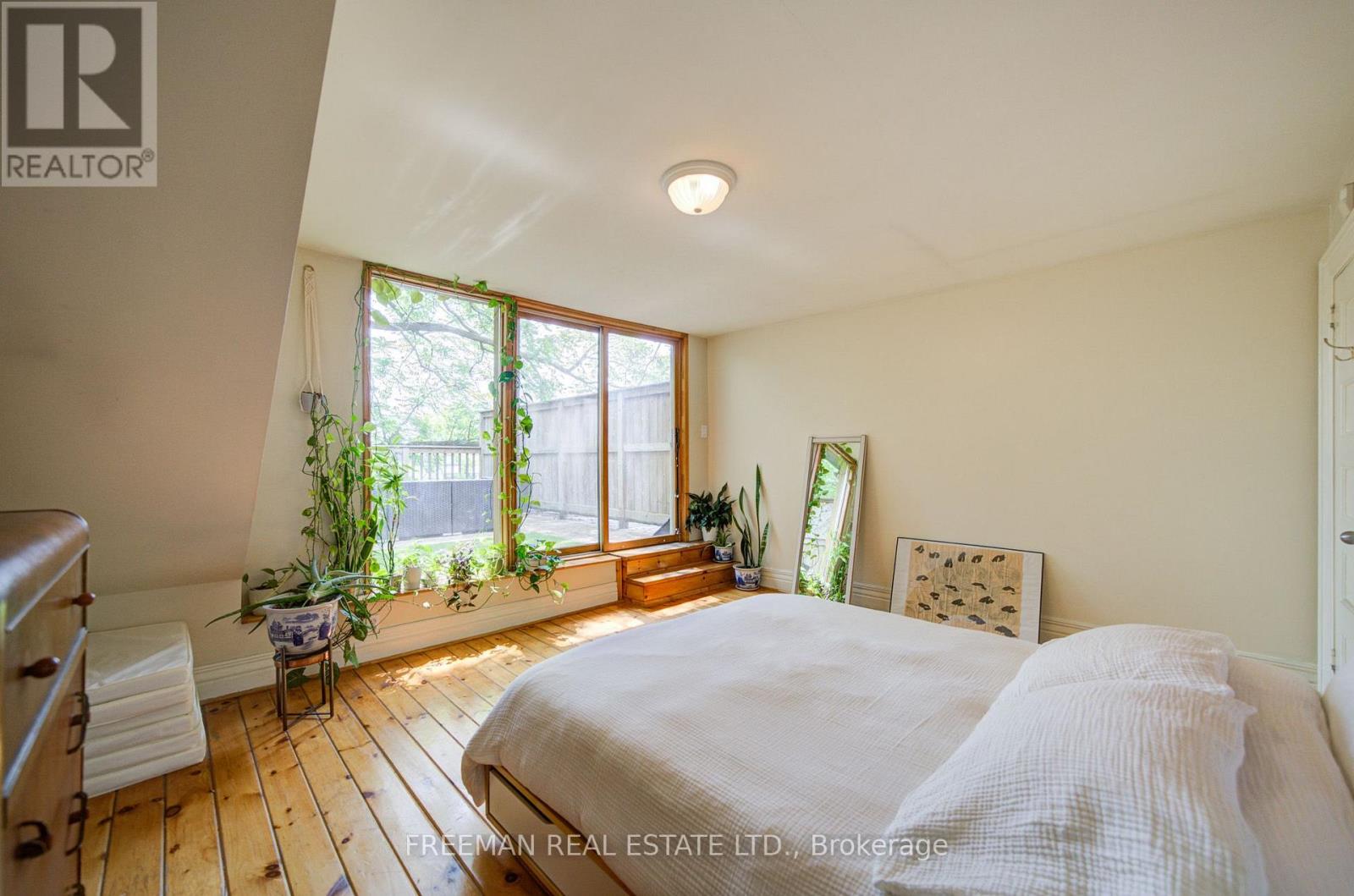 63 SUSSEX AVENUE - 31