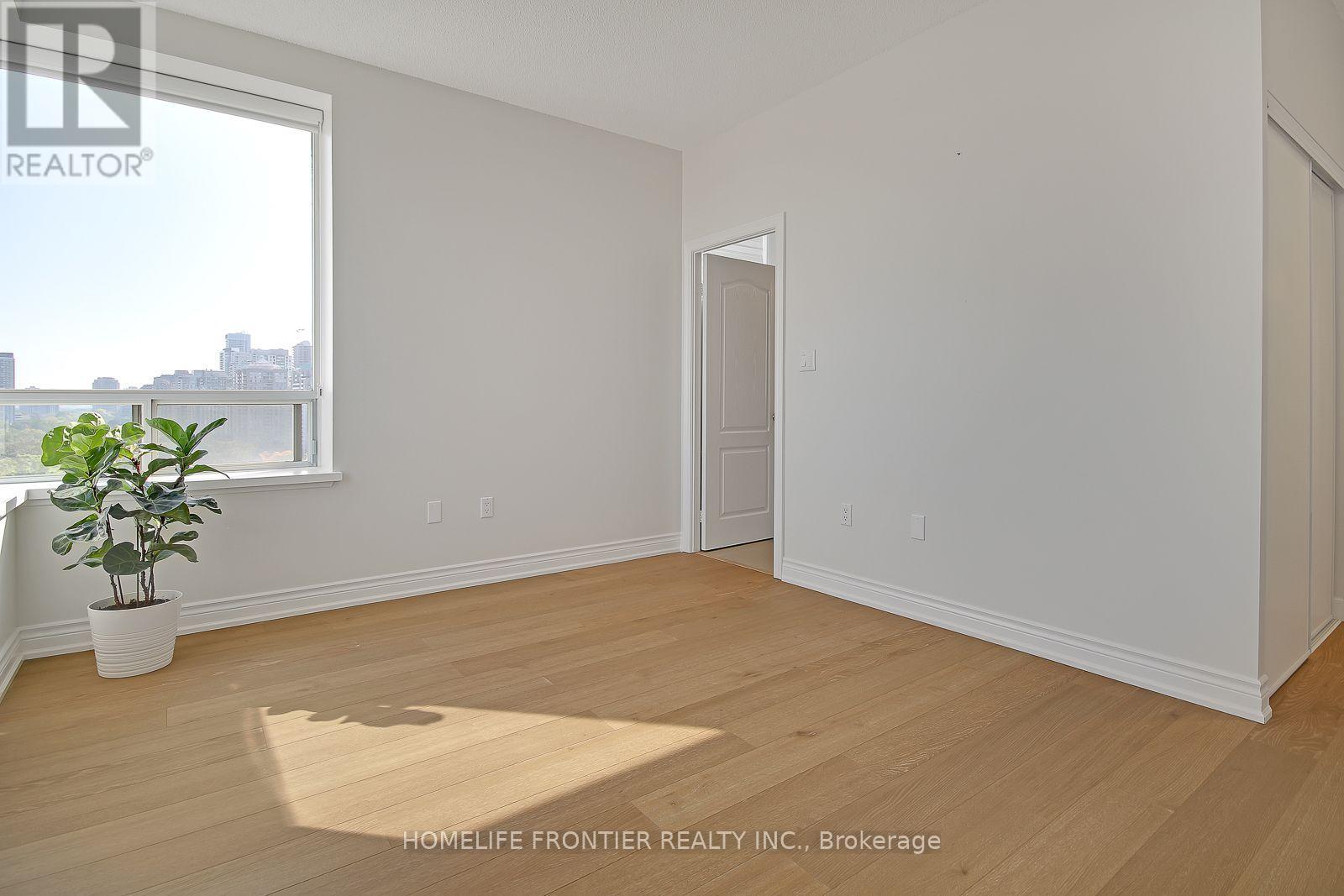 #PH12 88 GRANDVIEW WAY - 11