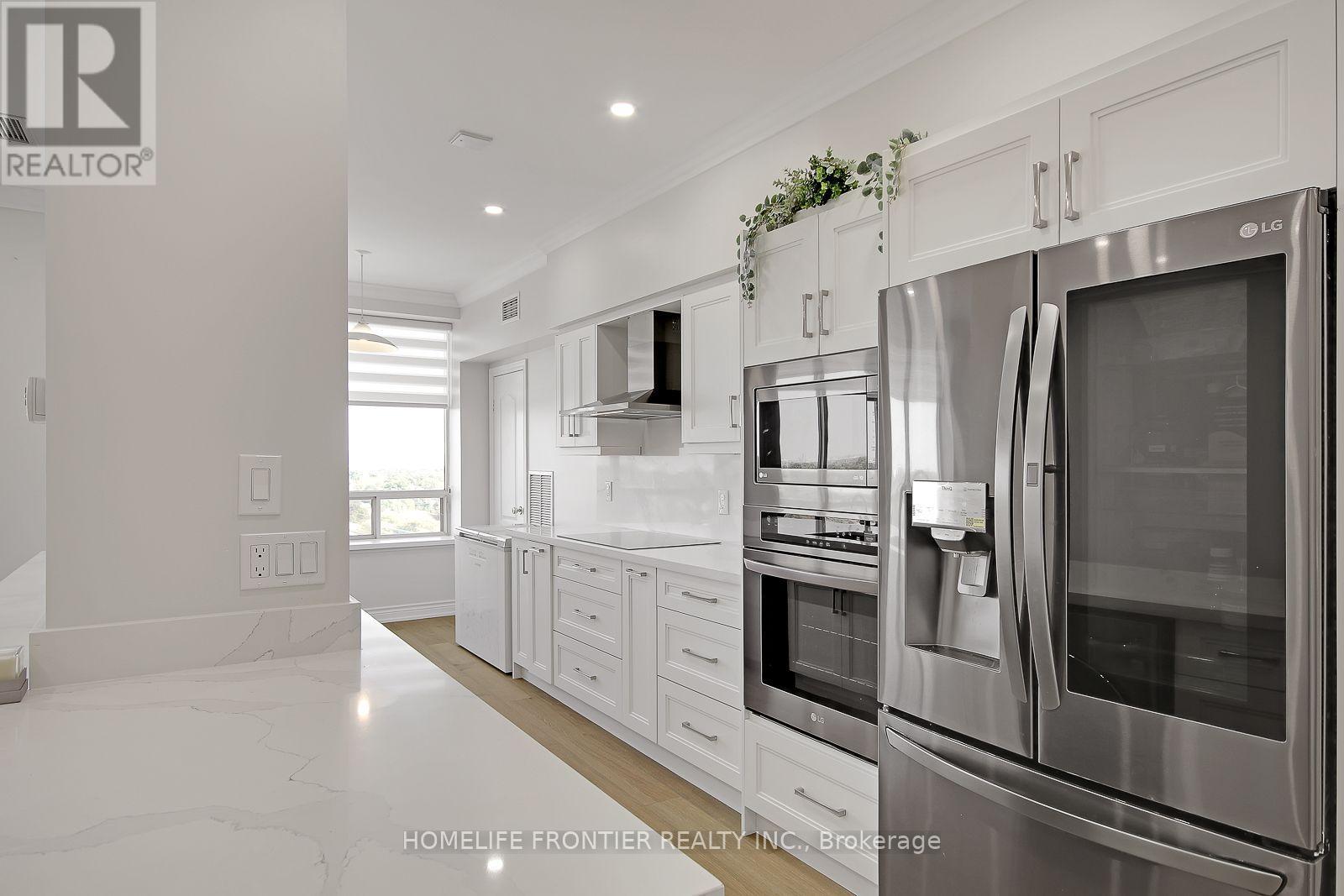 #PH12 88 GRANDVIEW WAY - 3
