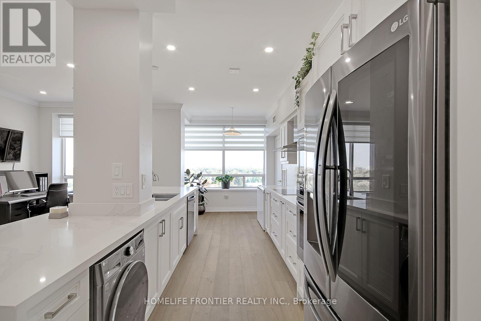 #PH12 88 GRANDVIEW WAY - 4