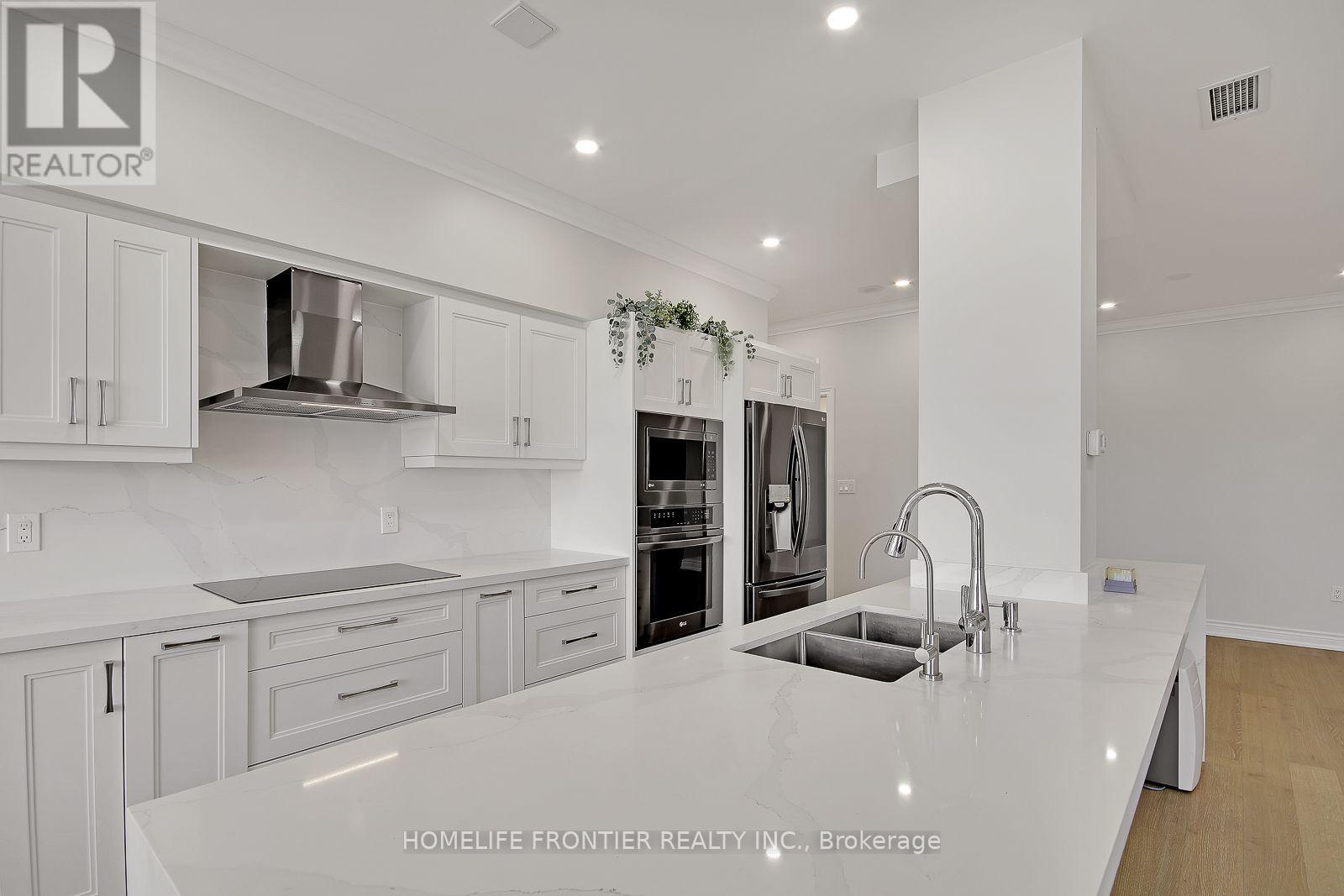 #PH12 88 GRANDVIEW WAY - 5