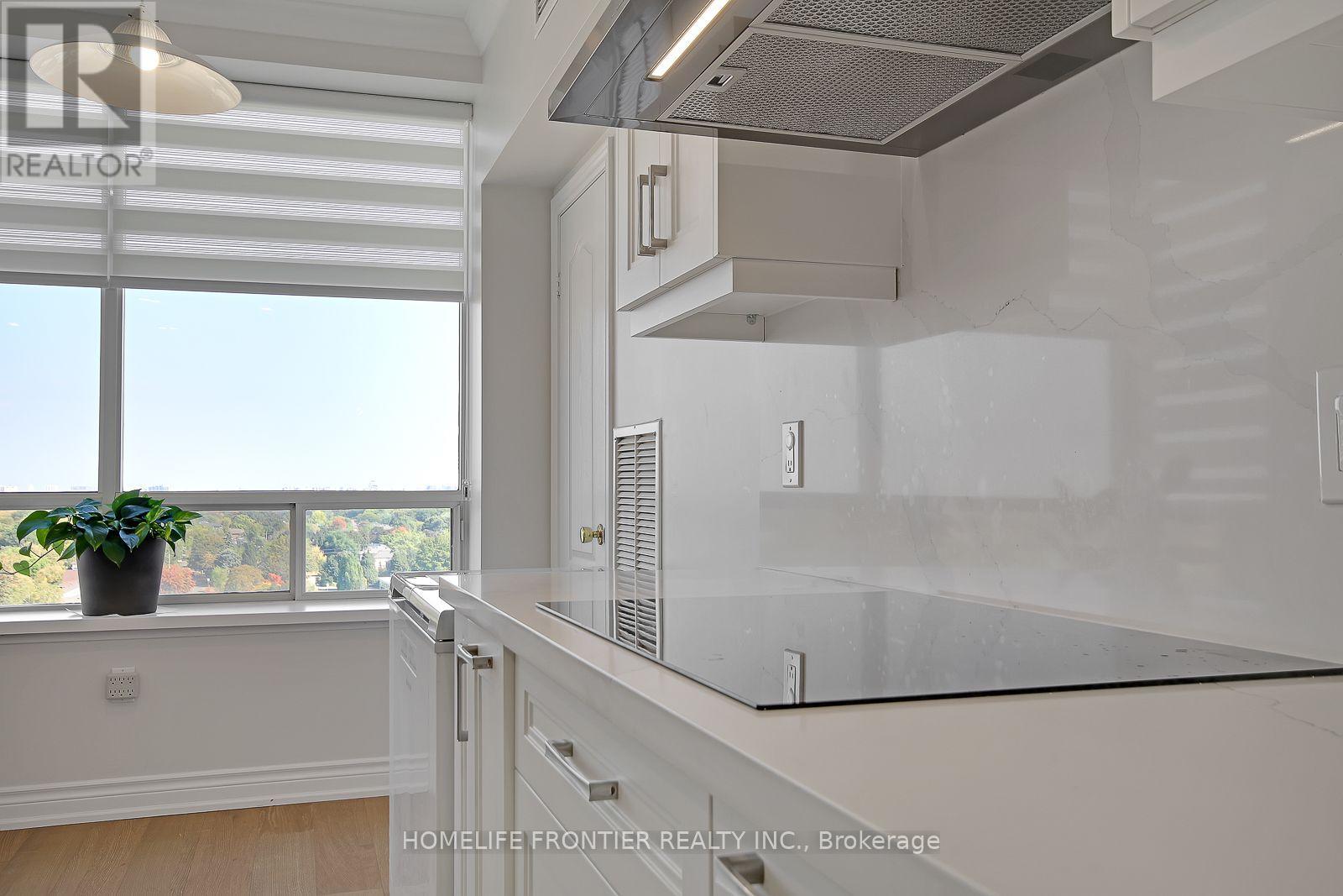 #PH12 88 GRANDVIEW WAY - 7