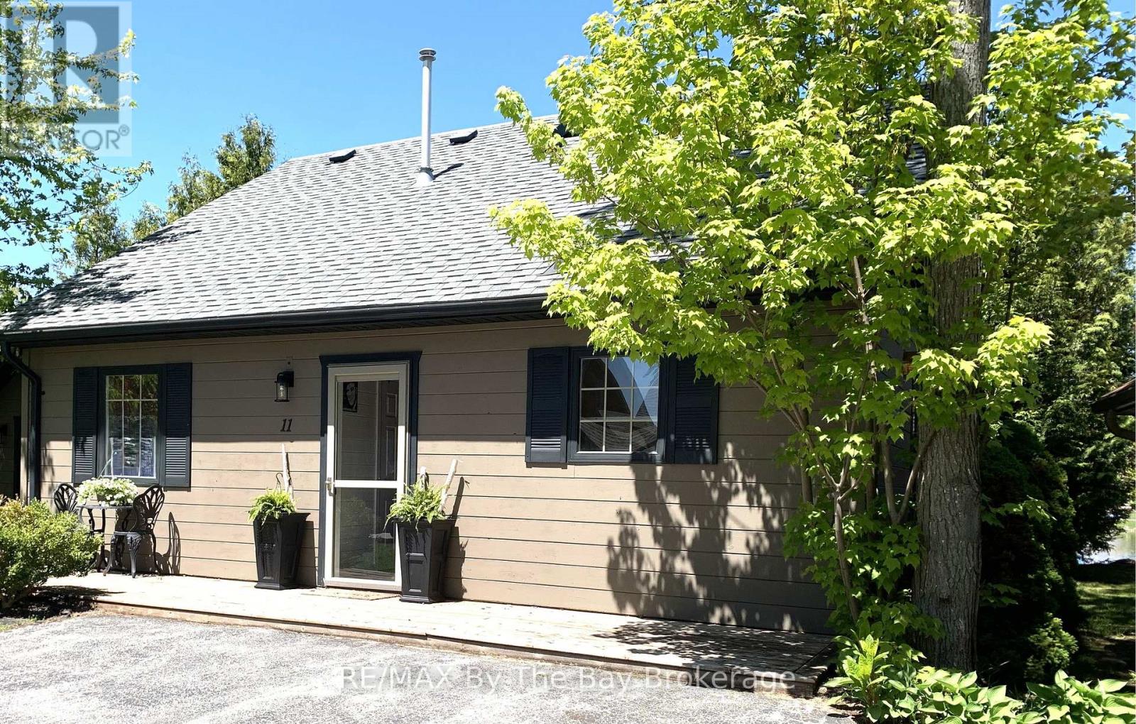 11 CABIN CRESCENT - 1