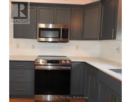 11 Cabin Crescent, Wasaga Beach, ON L9Z1X7 Photo 7