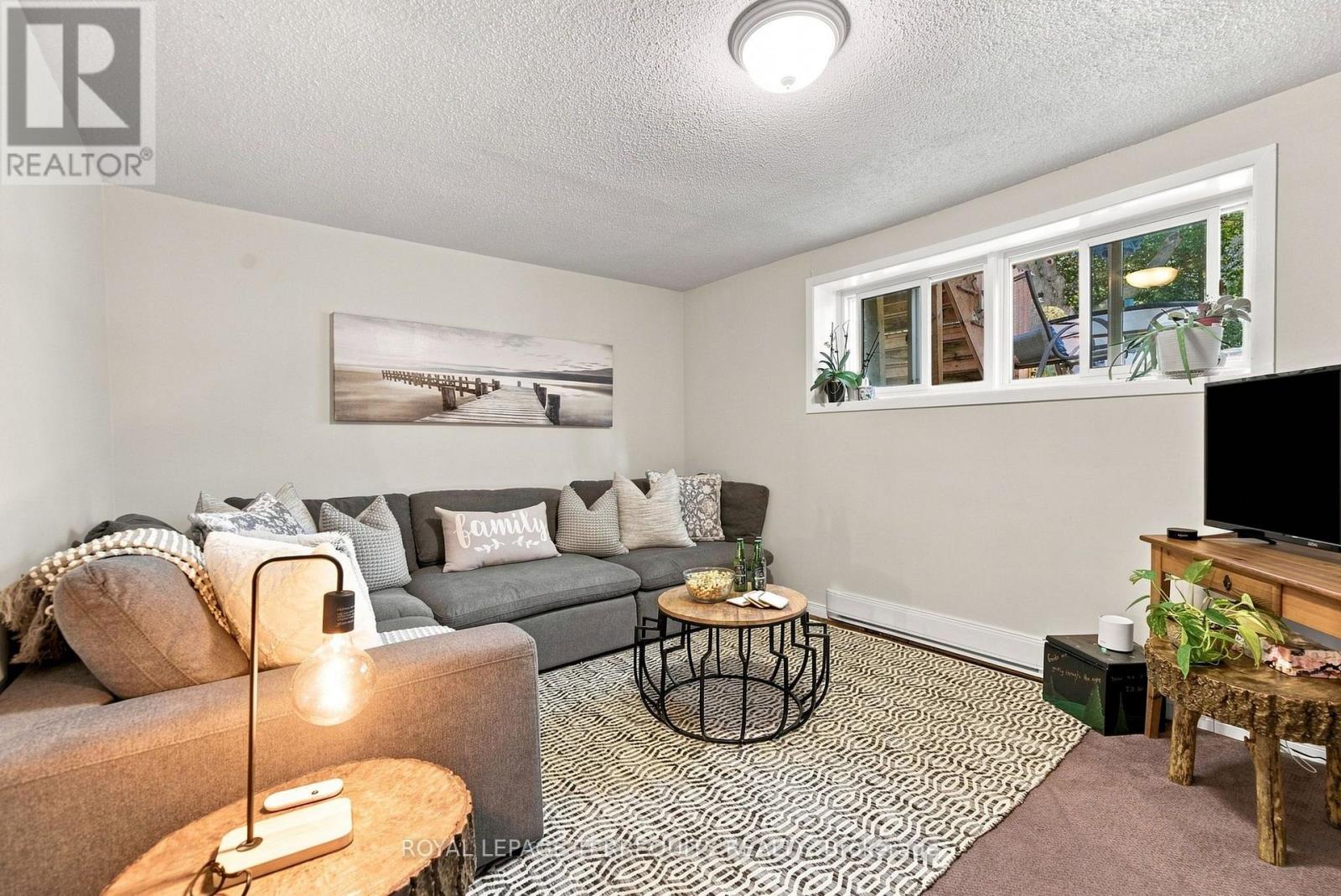 224 MEDINA COURT - 20