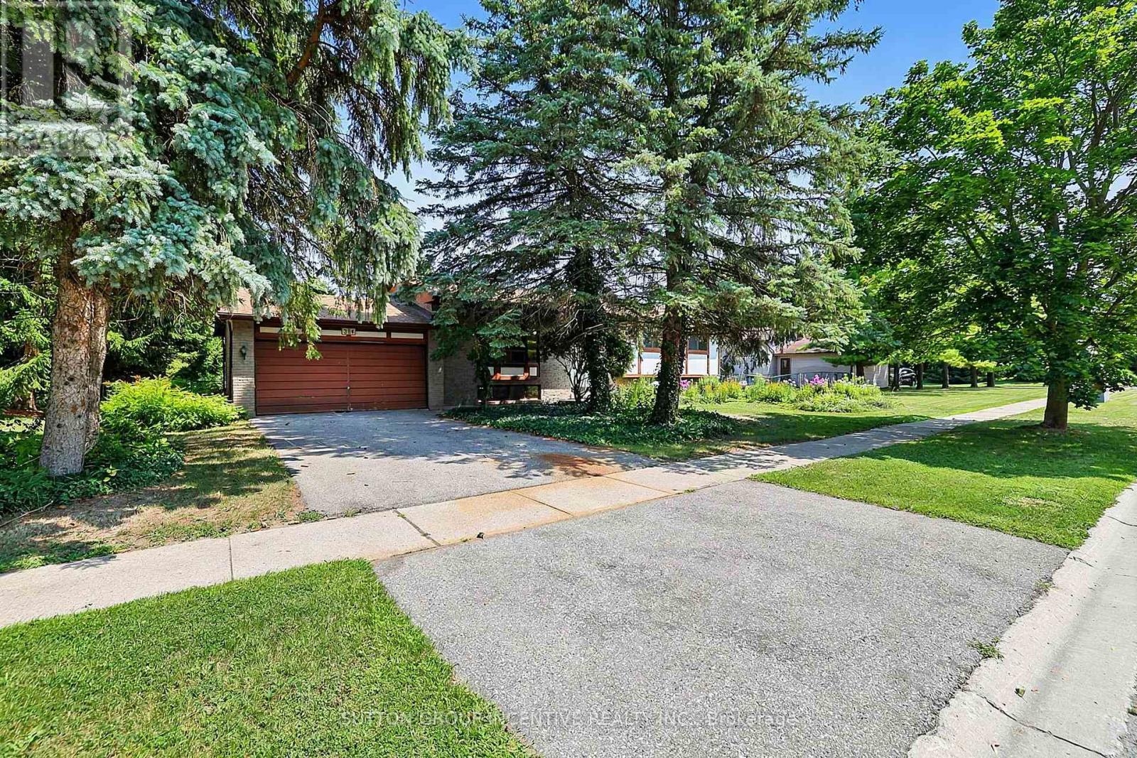 37 MOORE PARK DRIVE