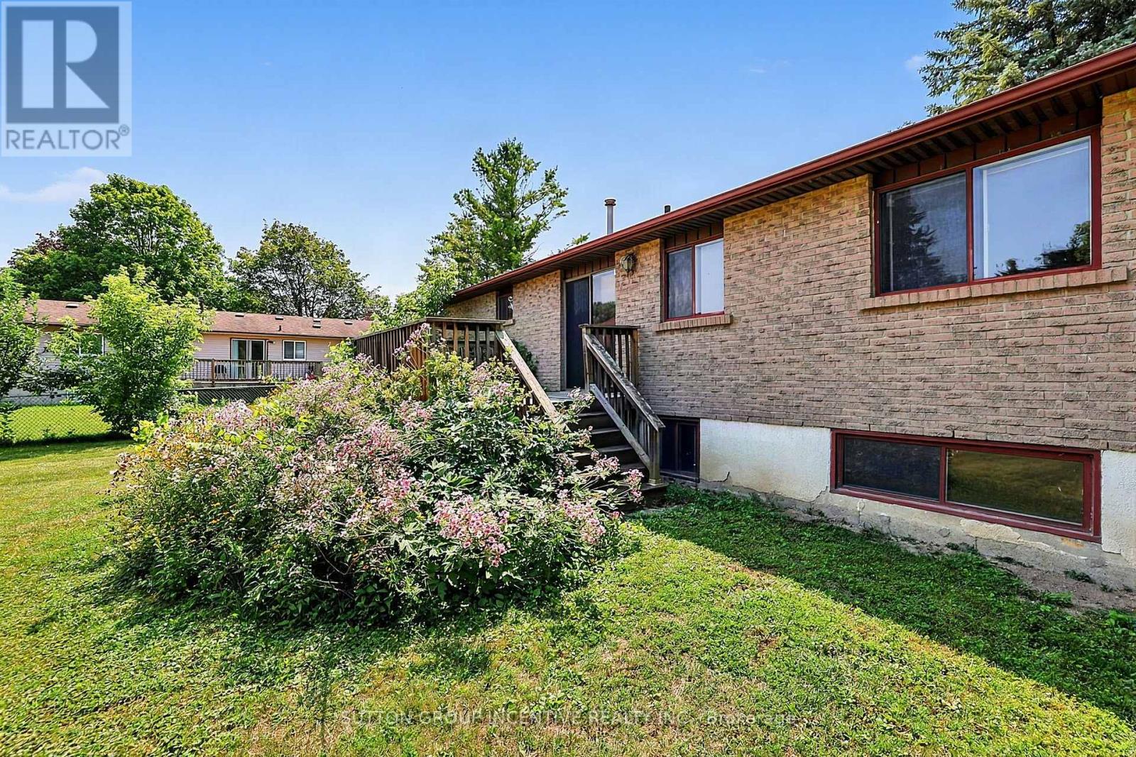 37 MOORE PARK DRIVE - 22
