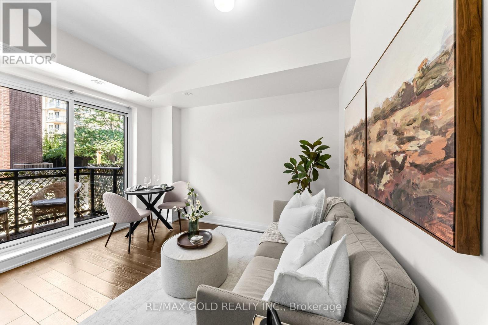 #602 18 COLES AVENUE - 15