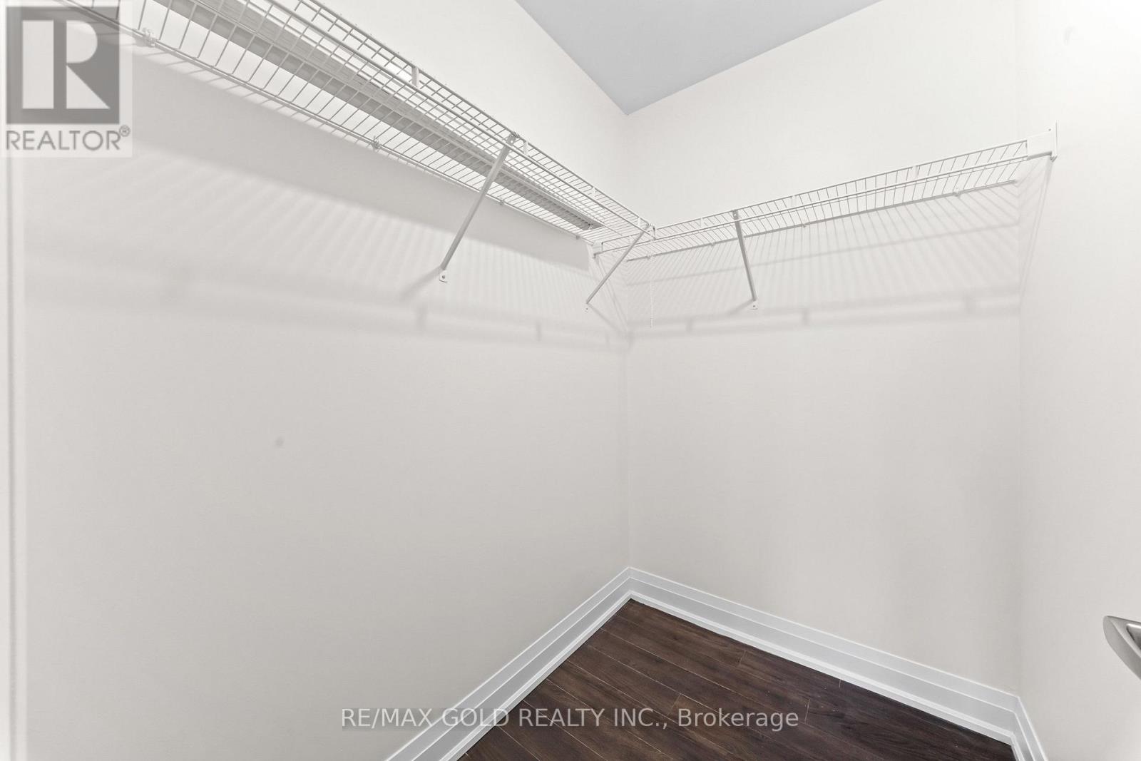 #602 18 COLES AVENUE - 25