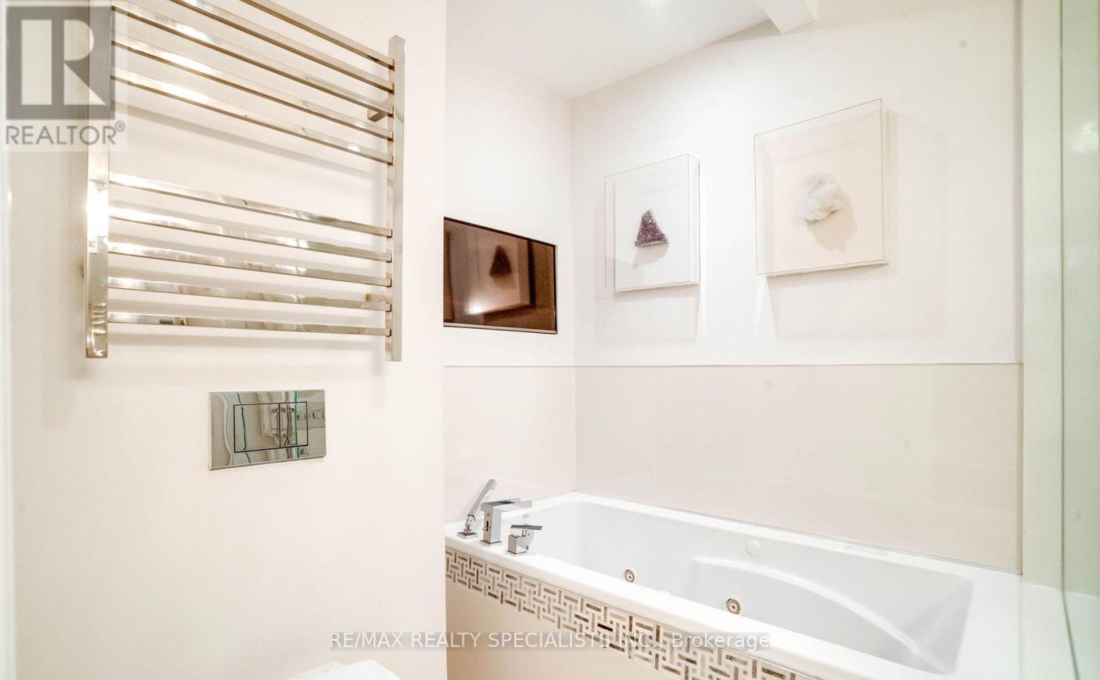 #TH5 100 ARBORS LANE - 26