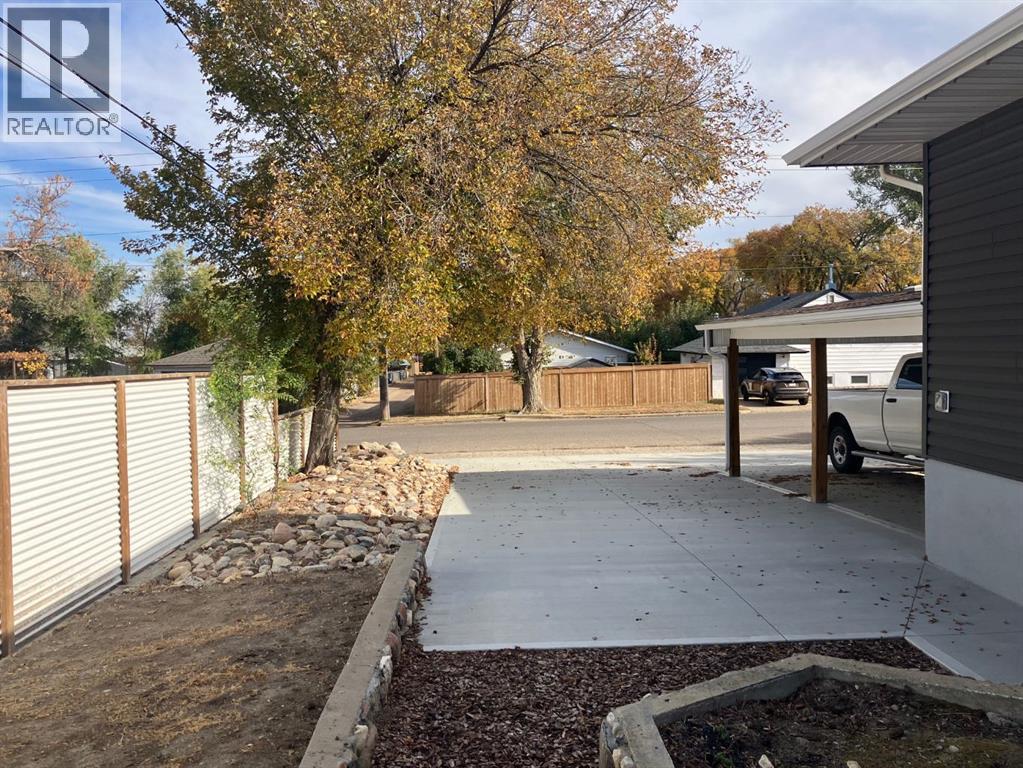 404 8 Street Southwest - Photo 26
