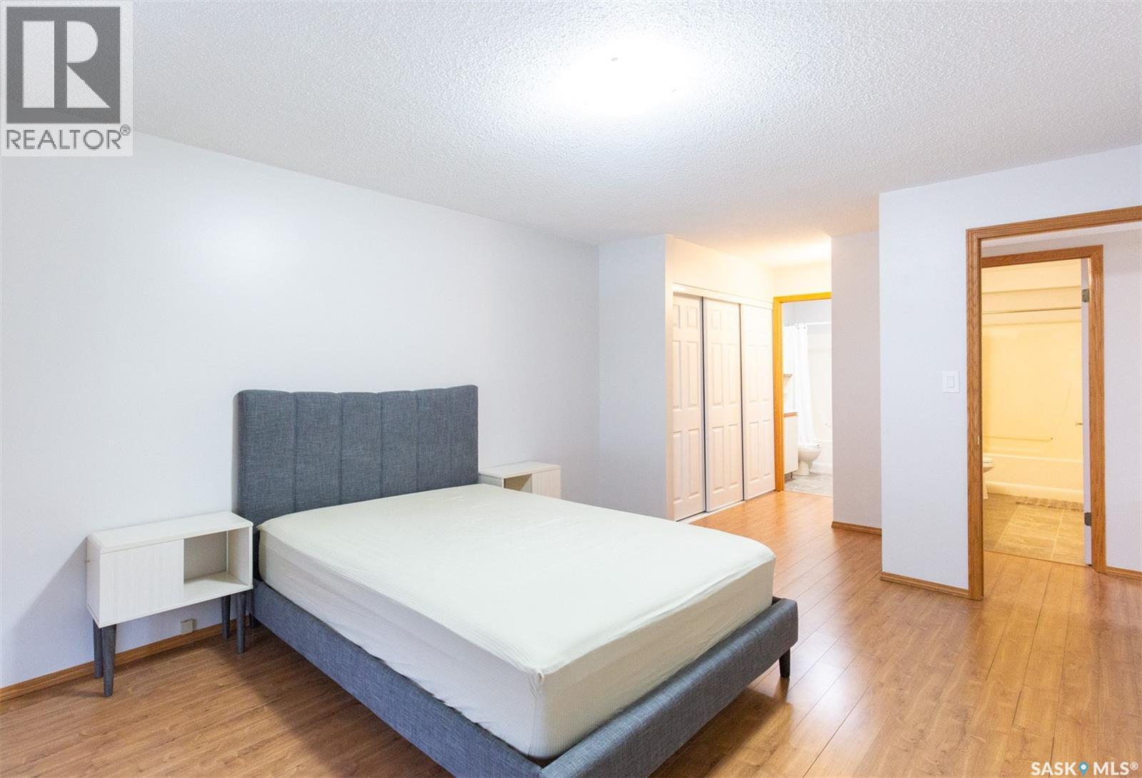 #H 279 Hochelaga STREET E - 11