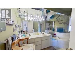 2219 Westmount Road NW - photo 15