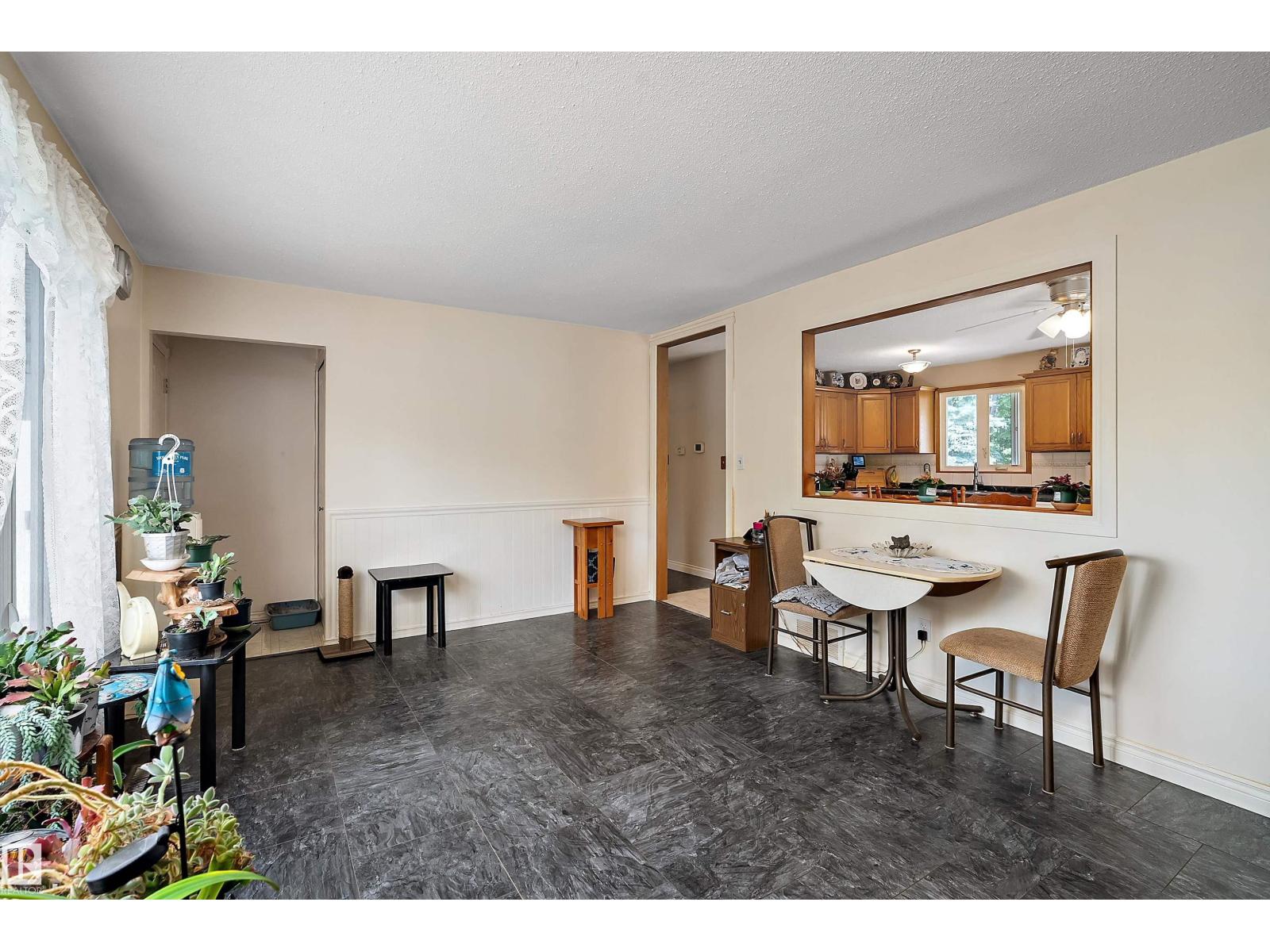 #104 52502 RGE ROAD 25 - 14
