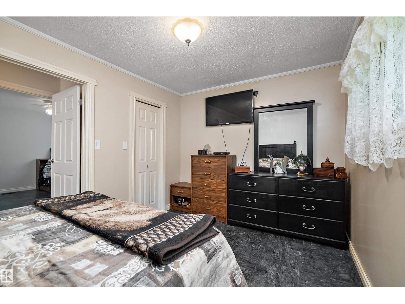 #104 52502 RGE ROAD 25 - 23