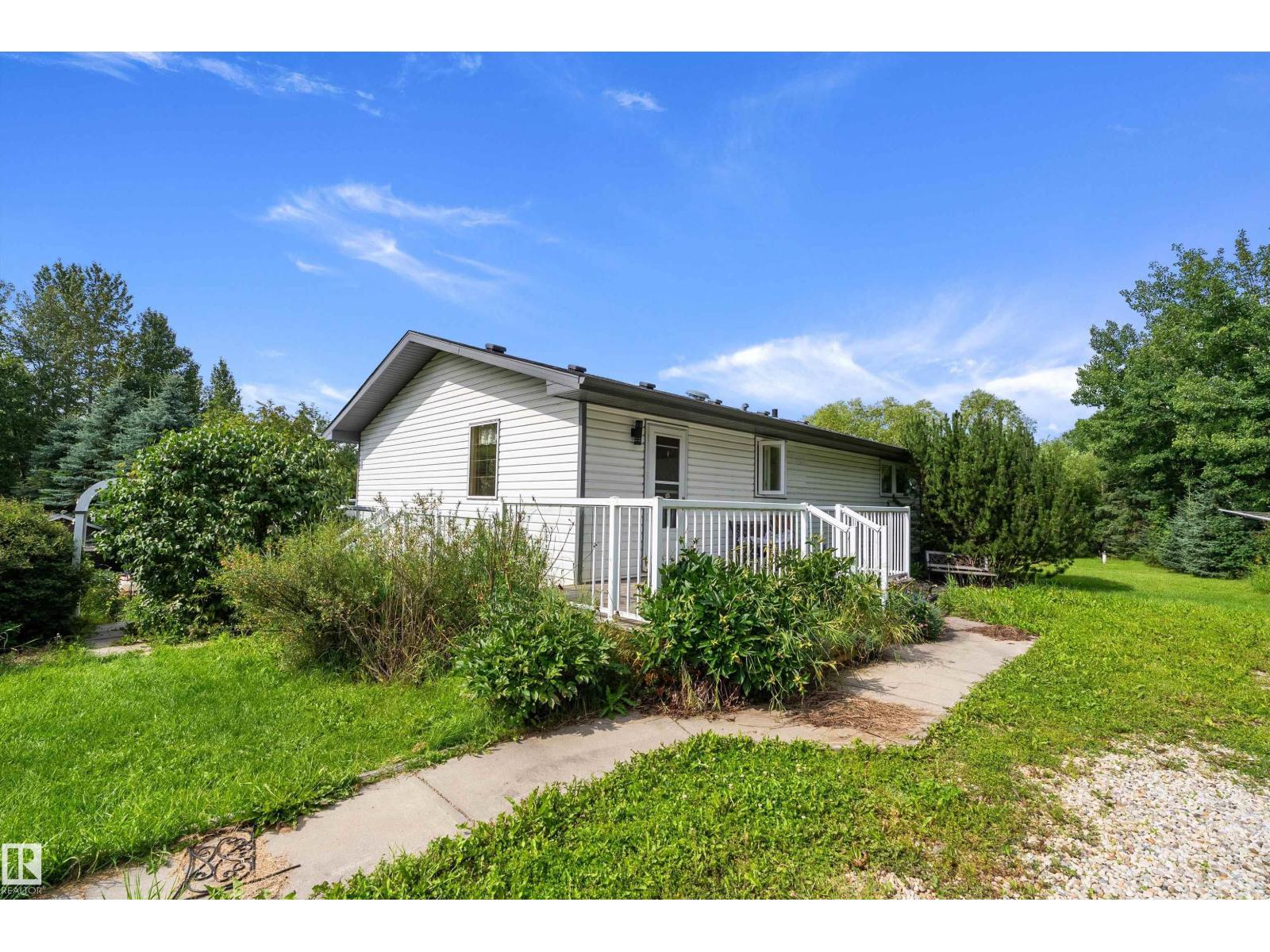 #104 52502 RGE ROAD 25 - 43