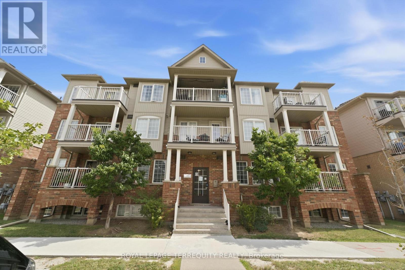 Photo of 141 Isaac Devins Boulevard