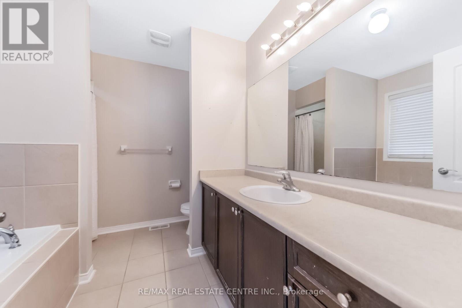 69 CROWN VICTORIA DRIVE - 33