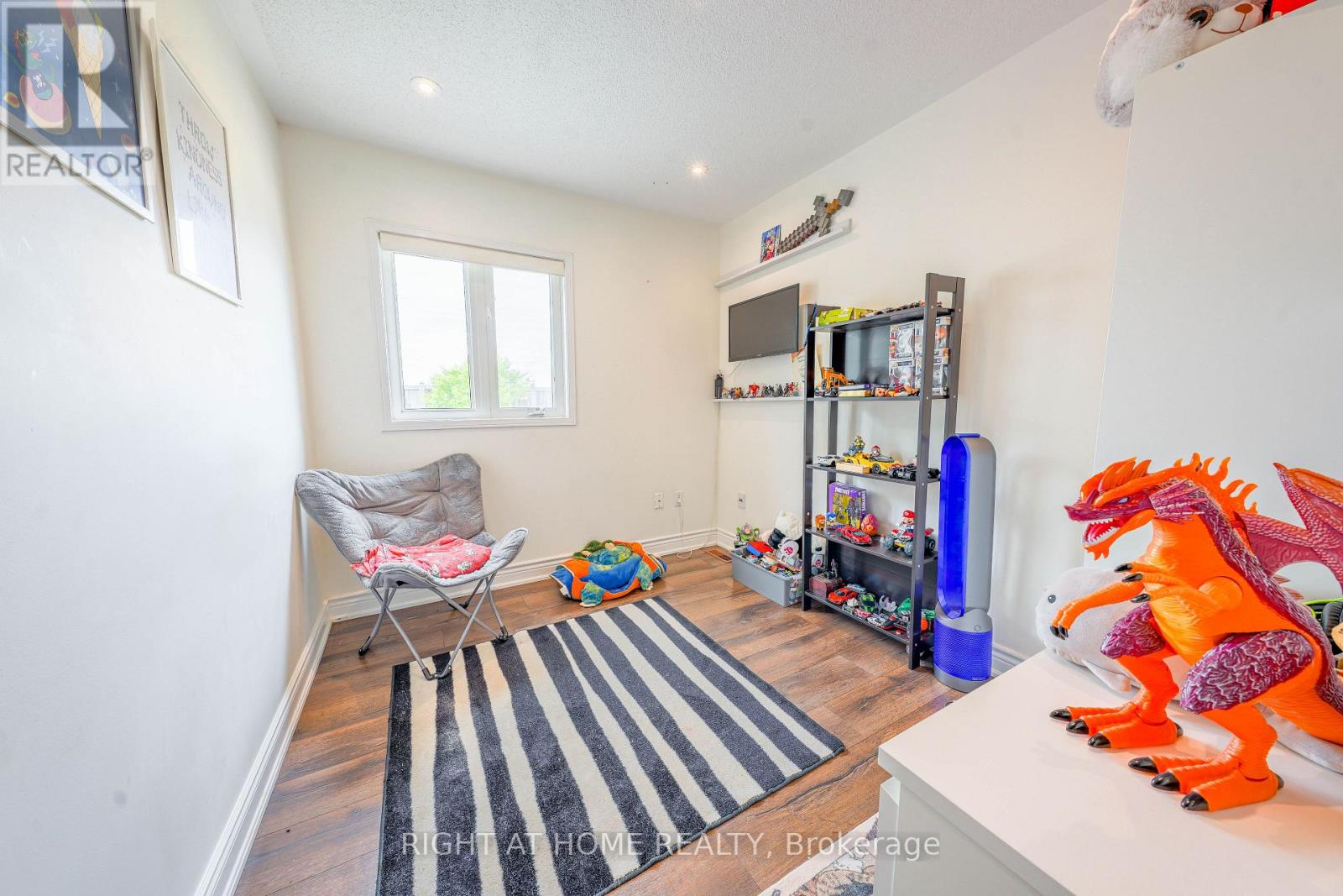 3881 PARTITION ROAD - 12