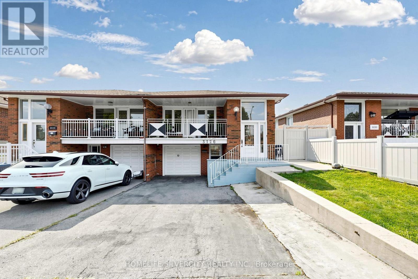 3126 REDBANK CRESCENT - 1