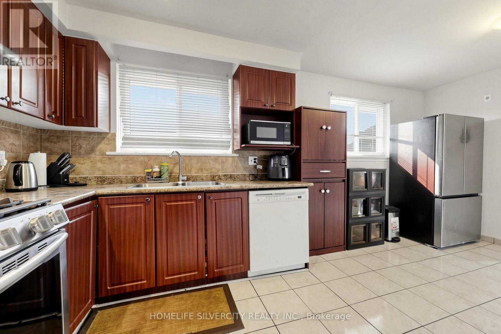 3126 REDBANK CRESCENT - 12