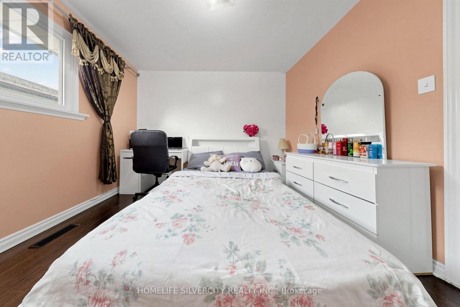 3126 REDBANK CRESCENT - 24
