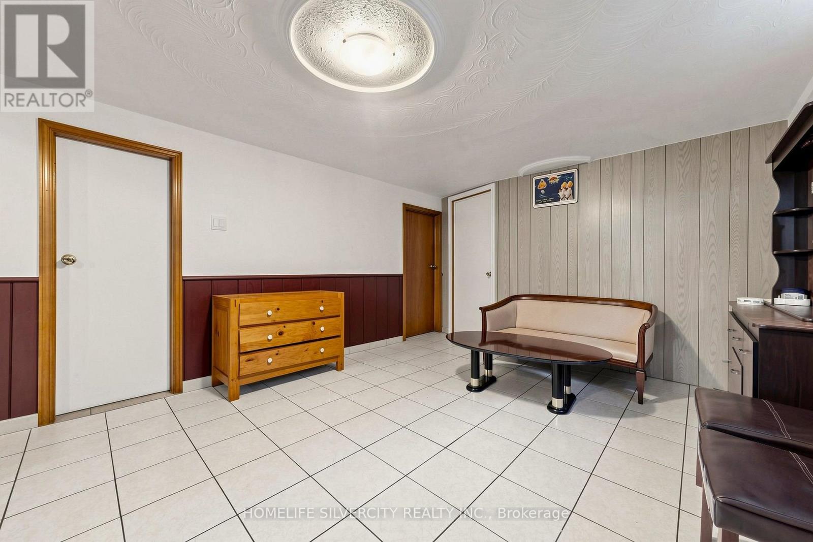 3126 REDBANK CRESCENT - 32