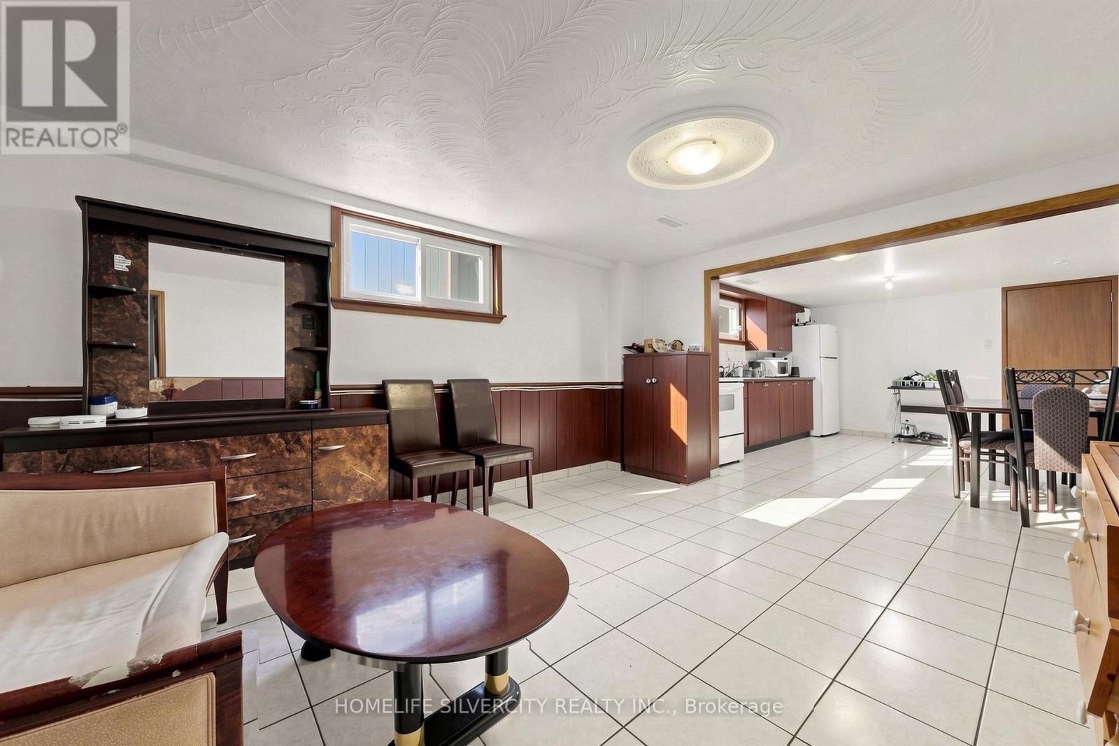 3126 REDBANK CRESCENT - 33