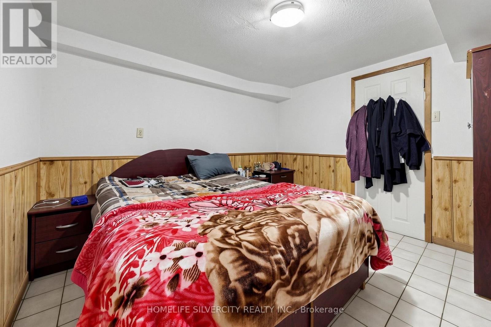 3126 REDBANK CRESCENT - 34