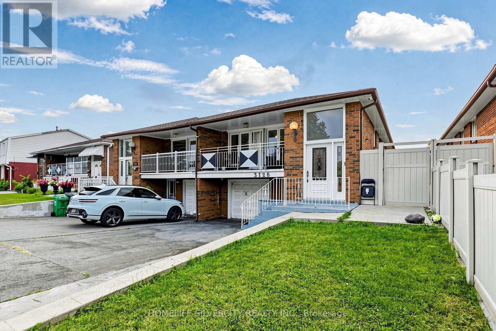 3126 REDBANK CRESCENT - 4