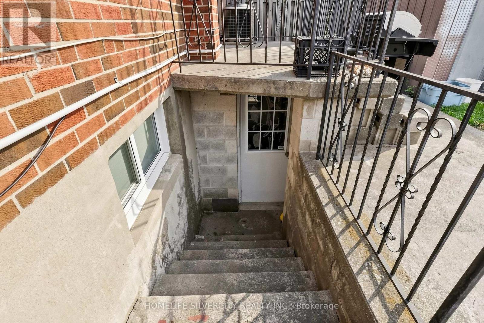 3126 REDBANK CRESCENT - 41