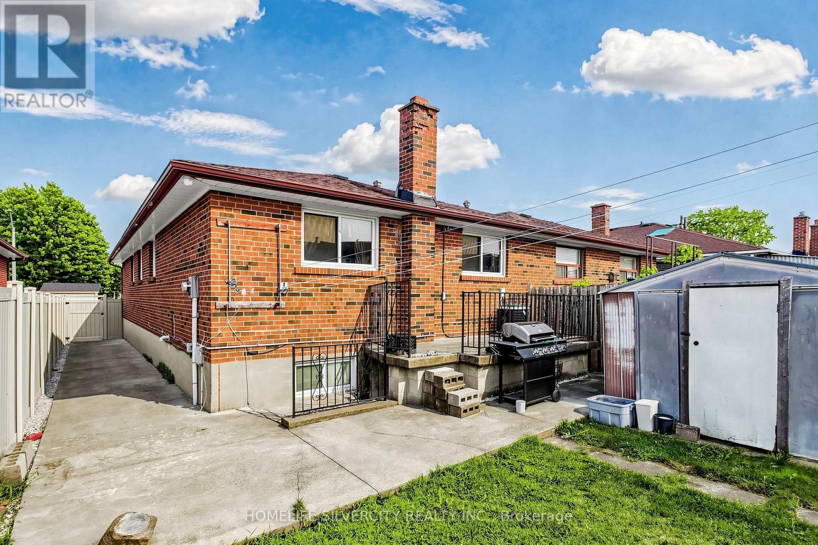3126 REDBANK CRESCENT - 42