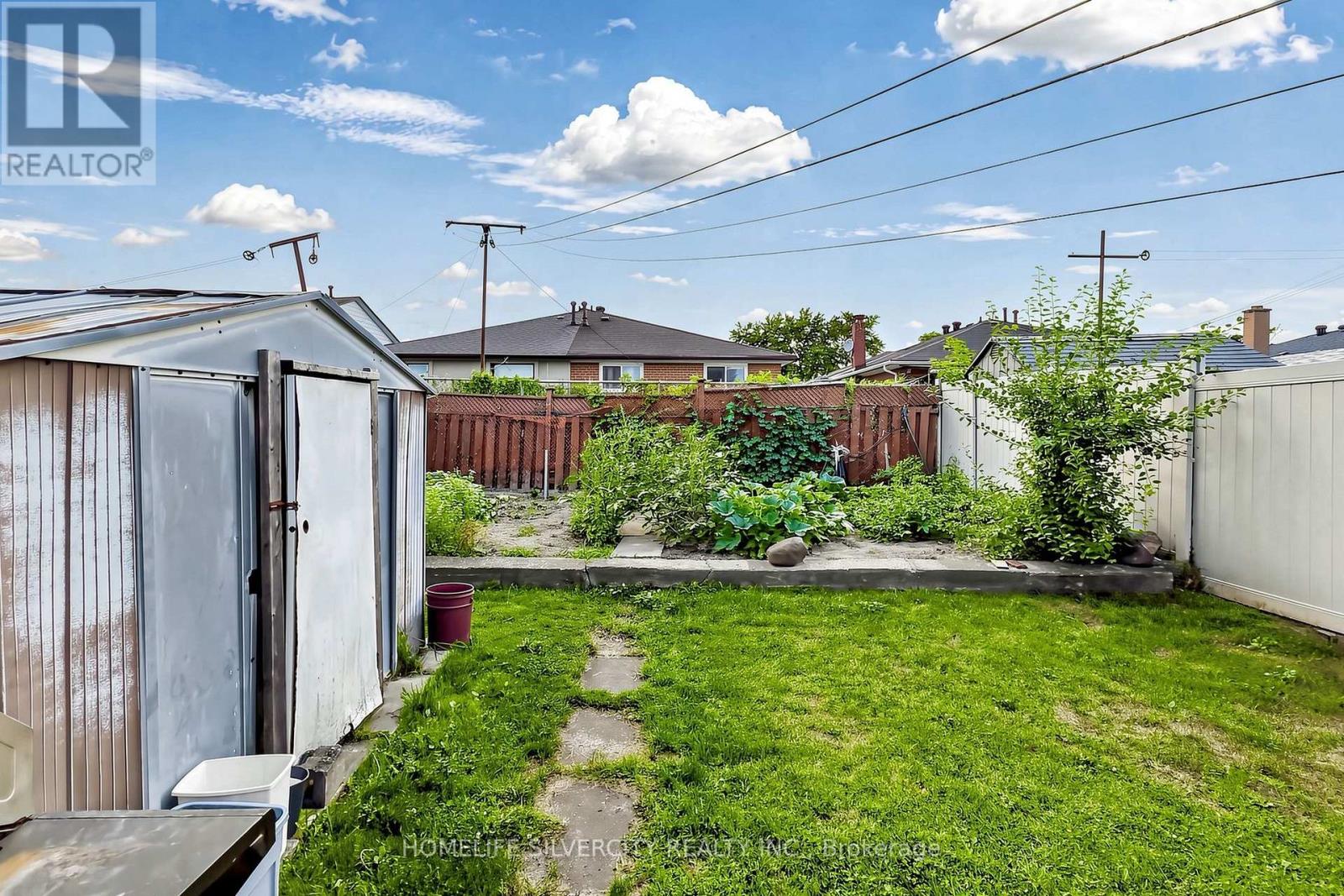 3126 REDBANK CRESCENT - 47