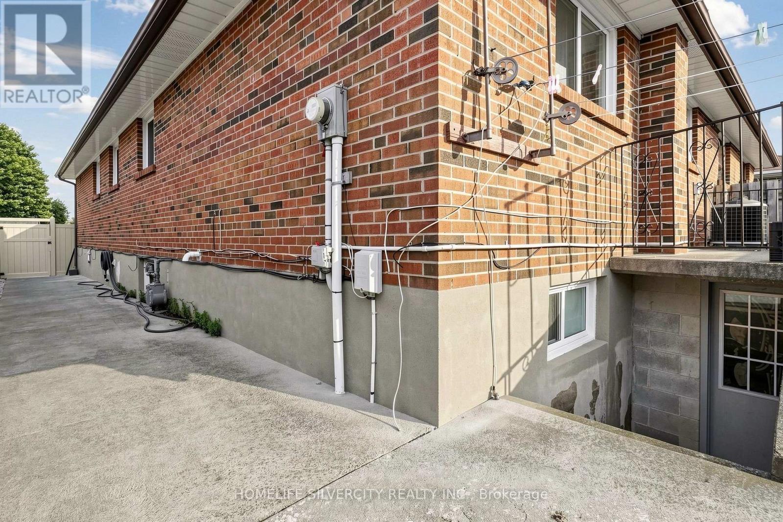 3126 REDBANK CRESCENT - 50