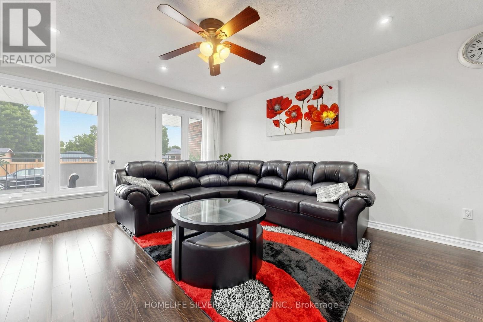 3126 REDBANK CRESCENT - 6