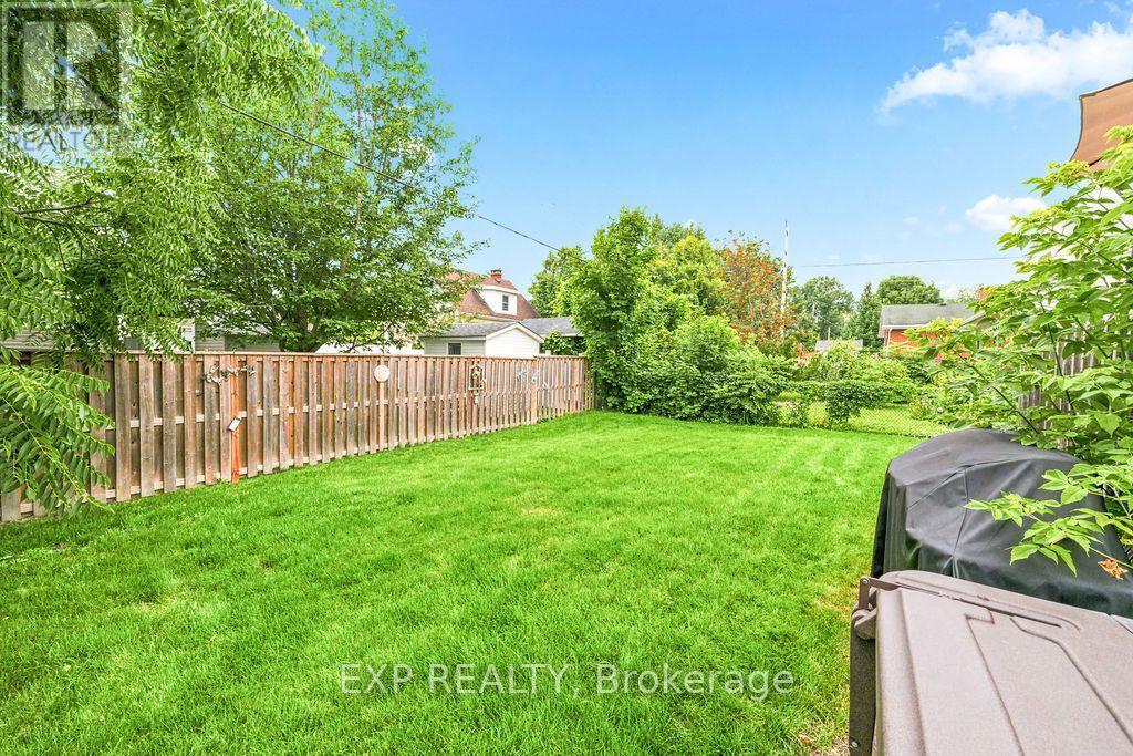 2 Bed, 1 Bath House for Sale in Renfrew – 101 GRANT BOULEVARD, Renfrew – MLS# X13663496 - Image 45