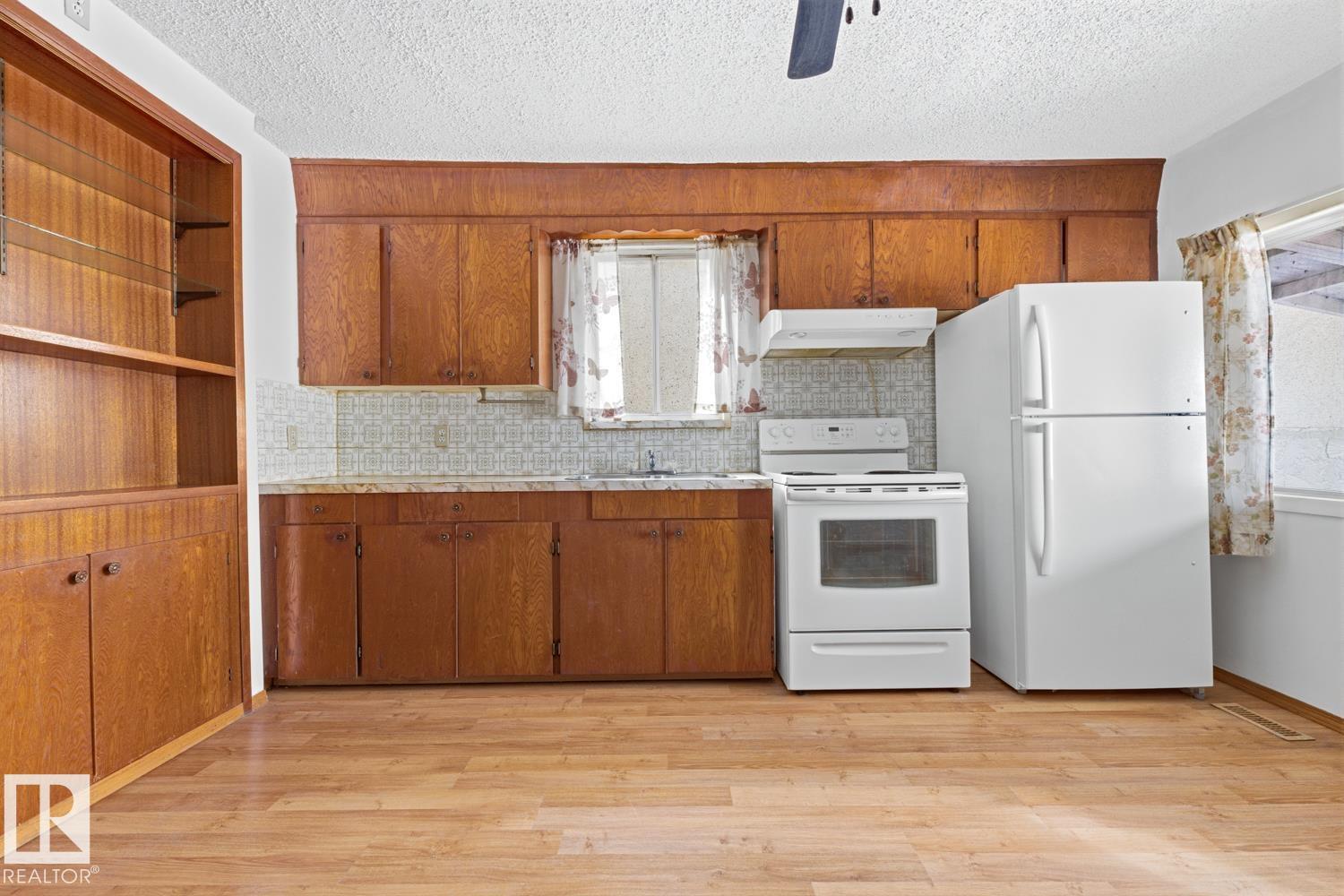 12134 96 ST NW - Image 11