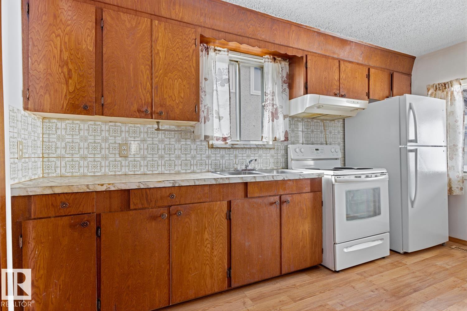 12134 96 ST NW - 12
