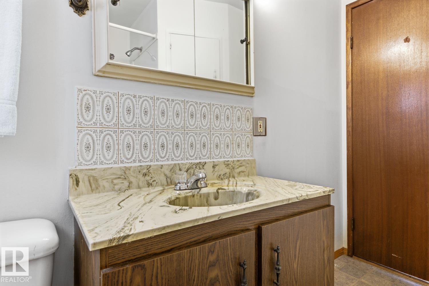 12134 96 ST NW - 17