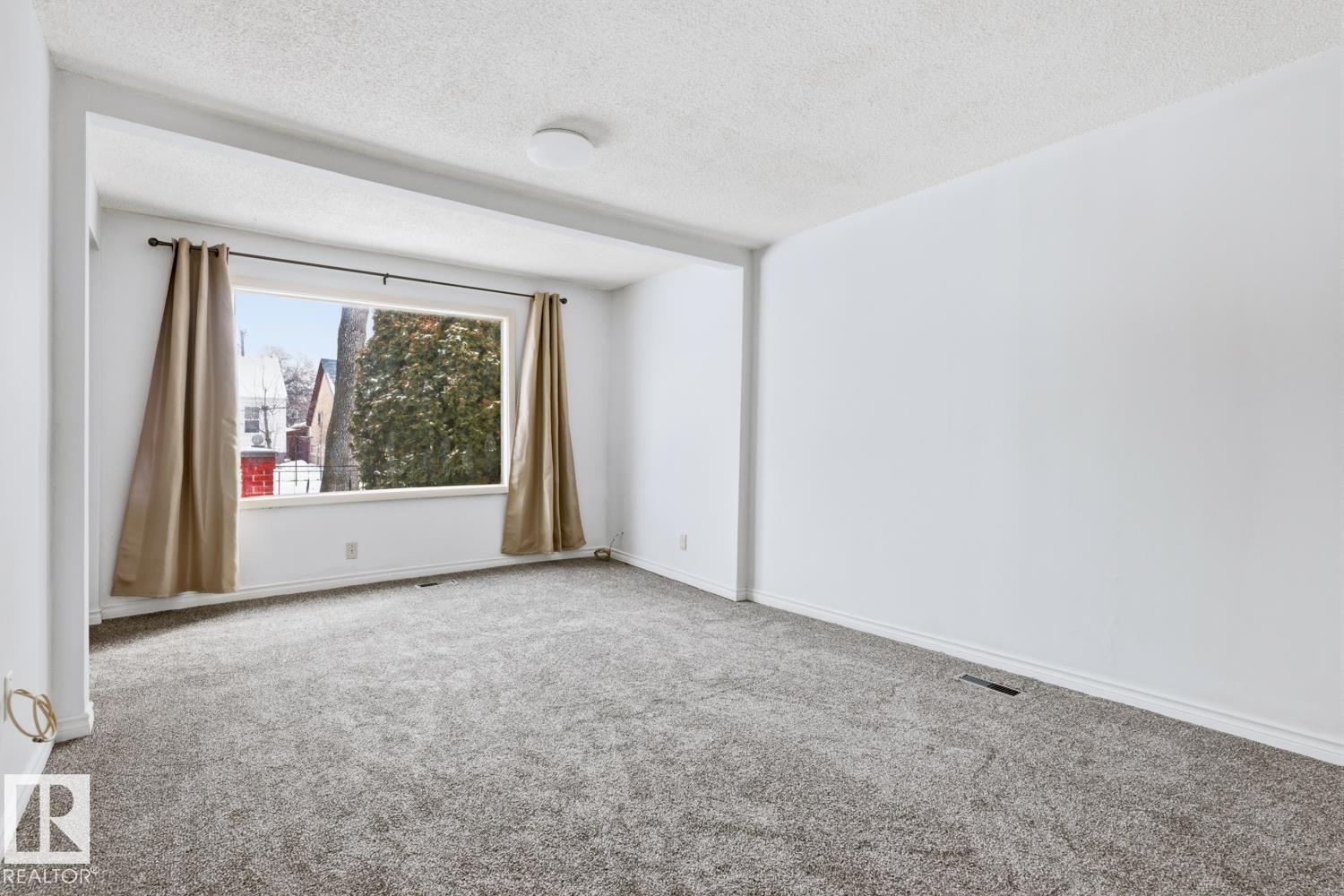 12134 96 ST NW - 8
