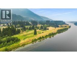 1864 Highway 3a, Castlegar, BC V1N4N6 Photo 11