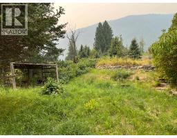 1864 Highway 3a, Castlegar, BC V1N4N6 Photo 28