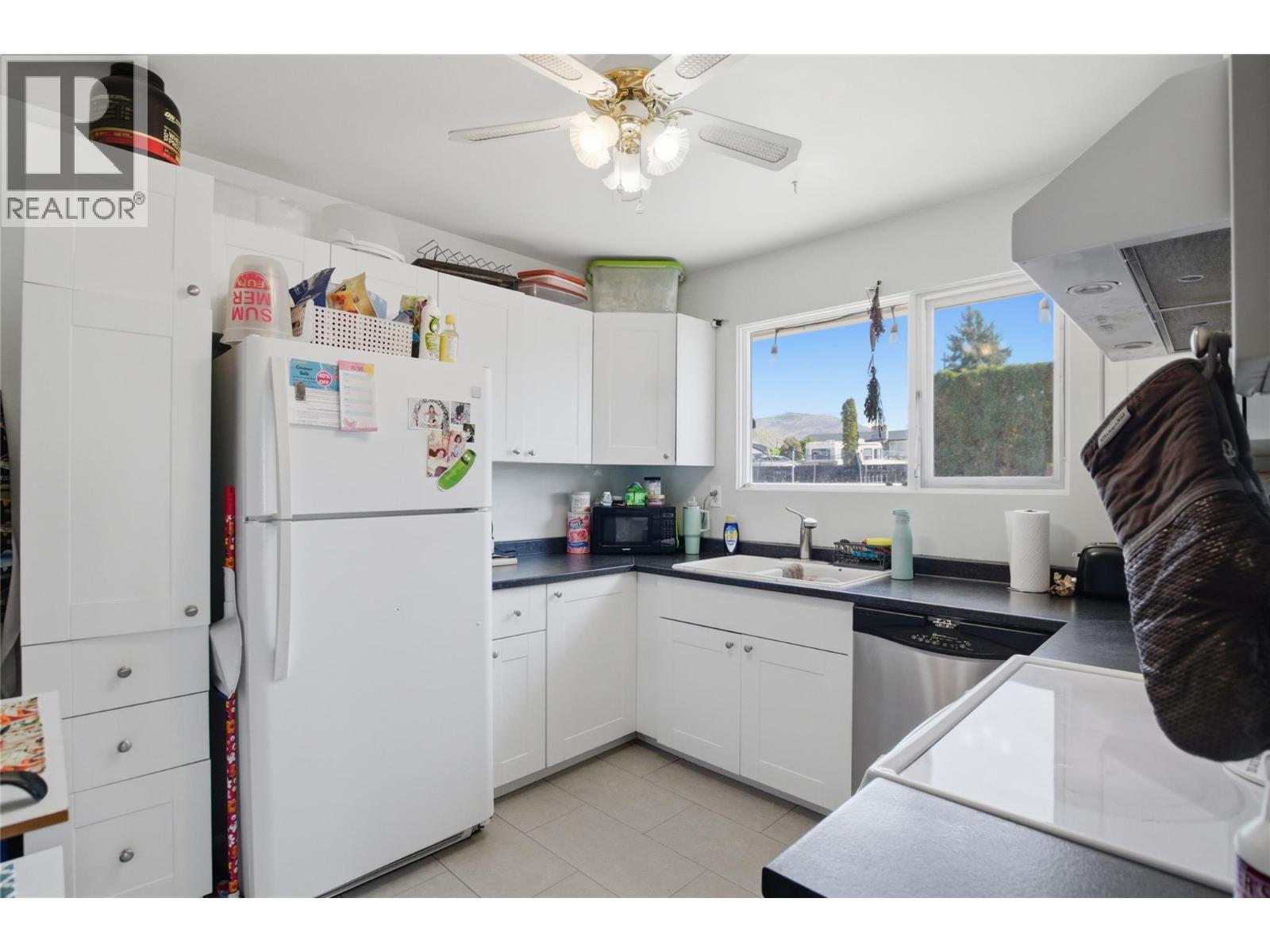 1938 PARKCREST Avenue - Image 4