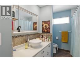 Bedroom - 1938 Parkcrest Avenue, Kamloops, BC V2B4X3 Photo 12