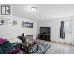 Bedroom - 1938 Parkcrest Avenue, Kamloops, BC V2B4X3 Photo 13