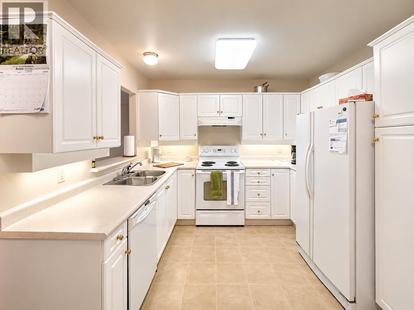 #209 490 Lorne Street - 4