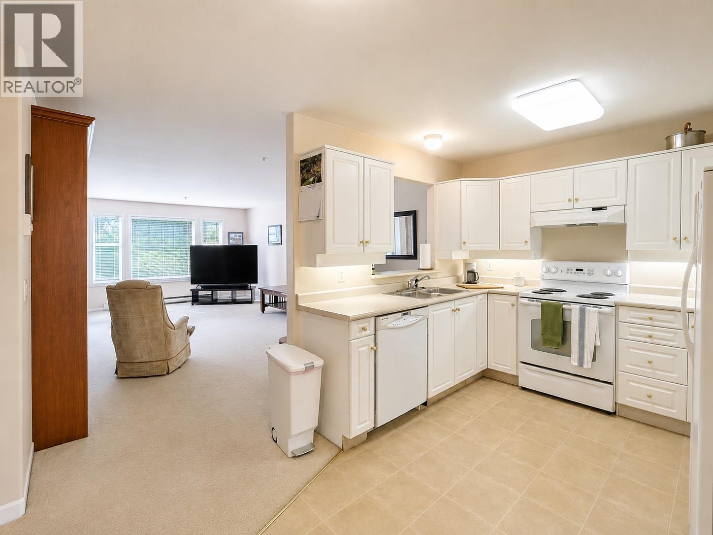 #209 490 Lorne Street - Image 5
