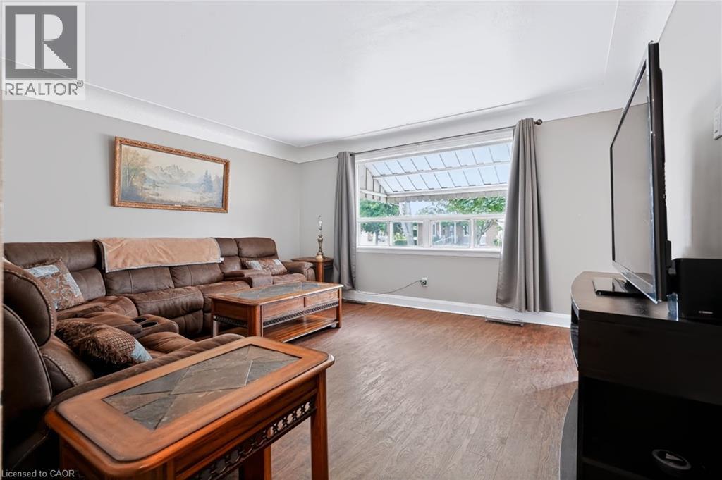 6 SEVEN OAKS Drive - 6