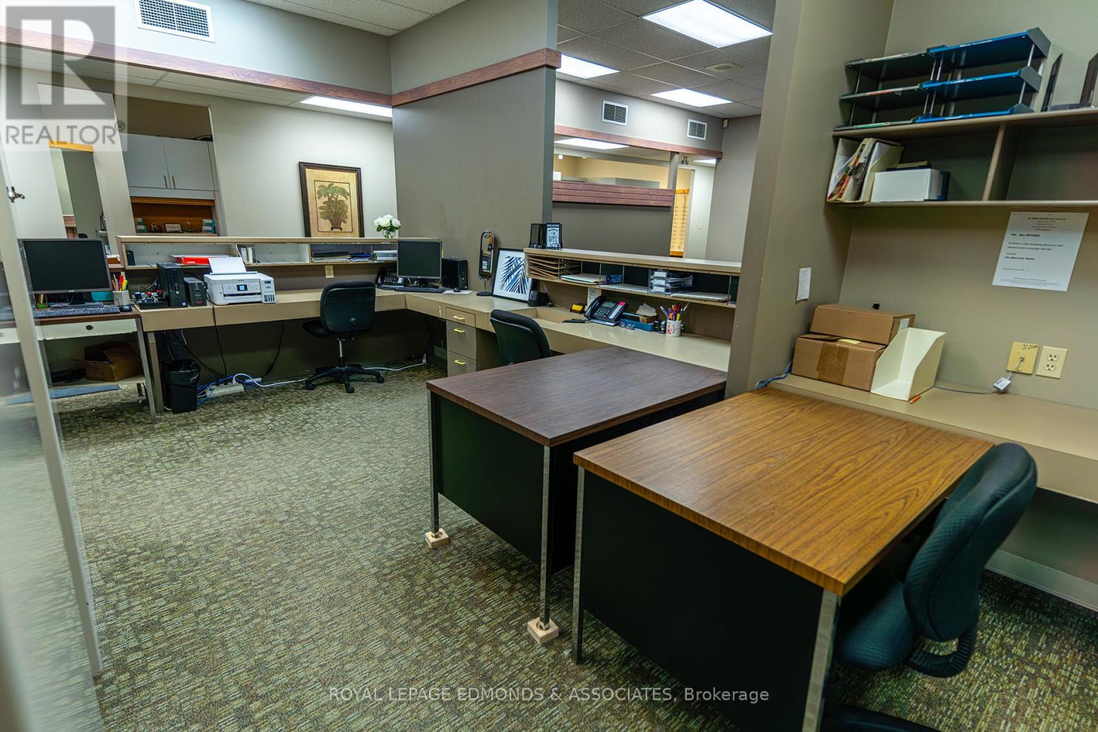 Office for Rent in Pembroke – 100 VICTORIA STREET, Pembroke – MLS# X13668192 - Image 17